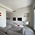 The Met Main 2 *